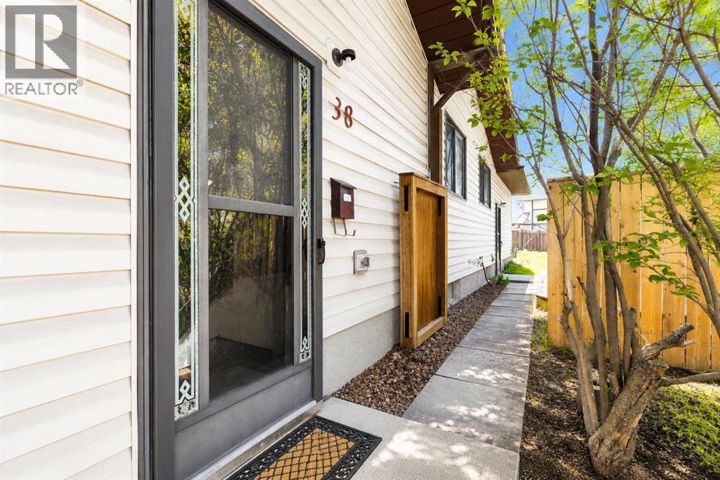 138 Dalhousie Road NW, Calgary, Alberta