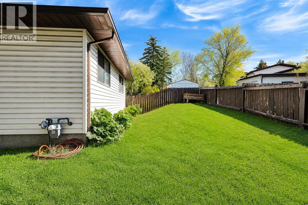 138 Dalhousie Road NW, Calgary, Alberta  T3A 2H1 - Photo 12 - A2314078