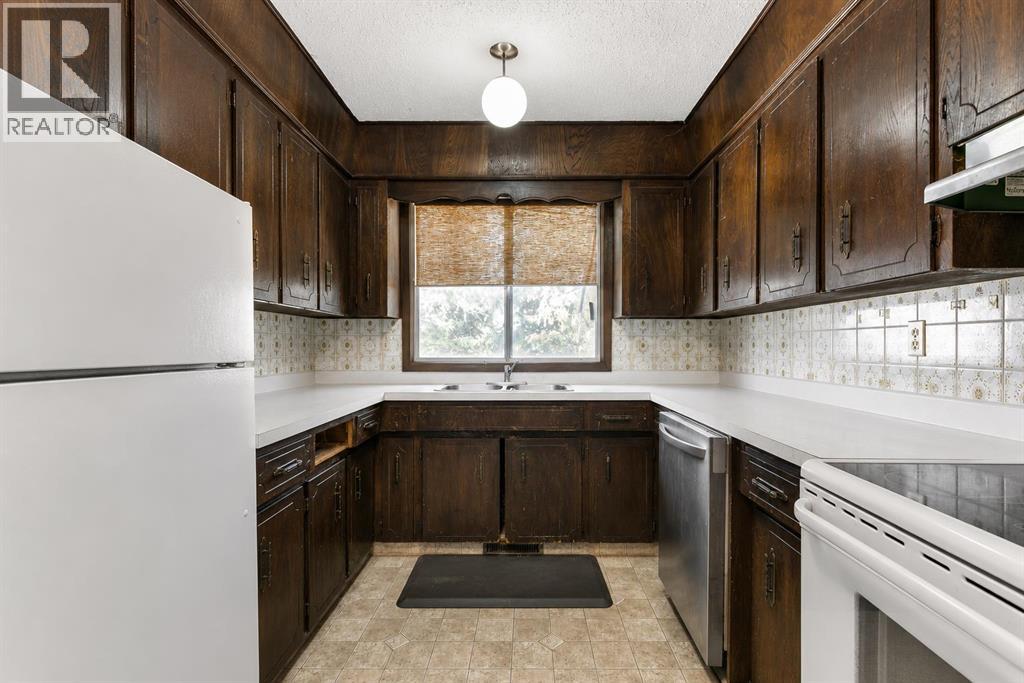 138 Dalhousie Road NW, Calgary, Alberta  T3A 2H1 - Photo 3 - A2314078