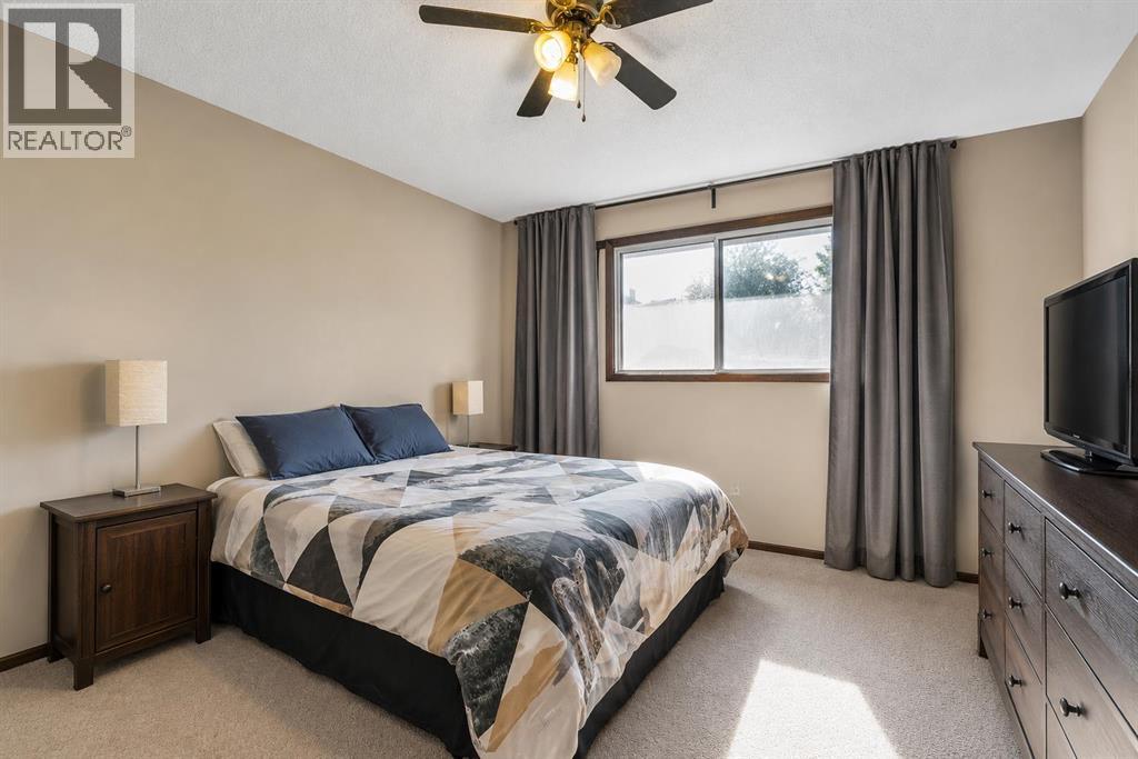 138 Dalhousie Road NW, Calgary, Alberta  T3A 2H1 - Photo 4 - A2314078