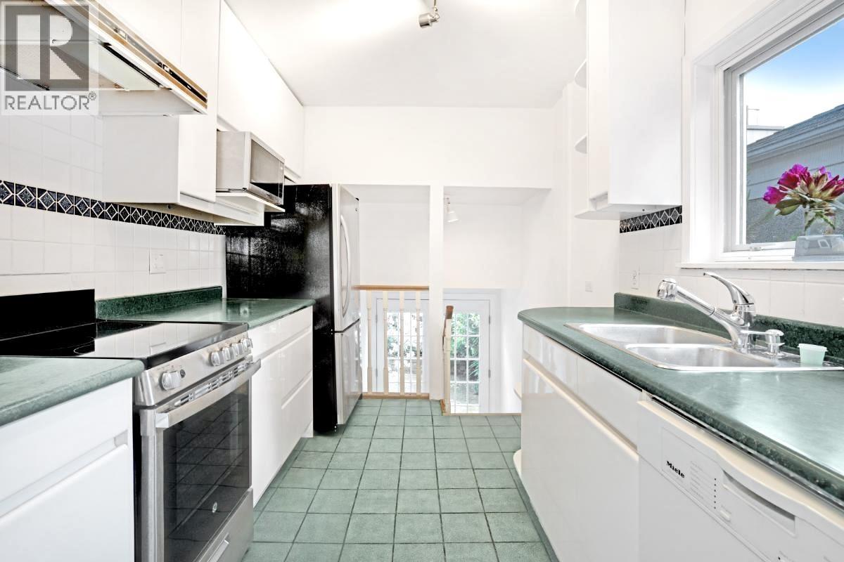 2305 W 3rd Avenue, Vancouver, British Columbia  V6K 1L6 - Photo 13 - R3126583