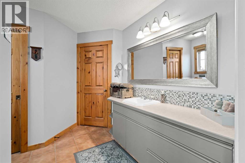 122 Hidden Creek Heights NW, Calgary, Alberta T3A 6K9 - Photo 20 - A2303964
