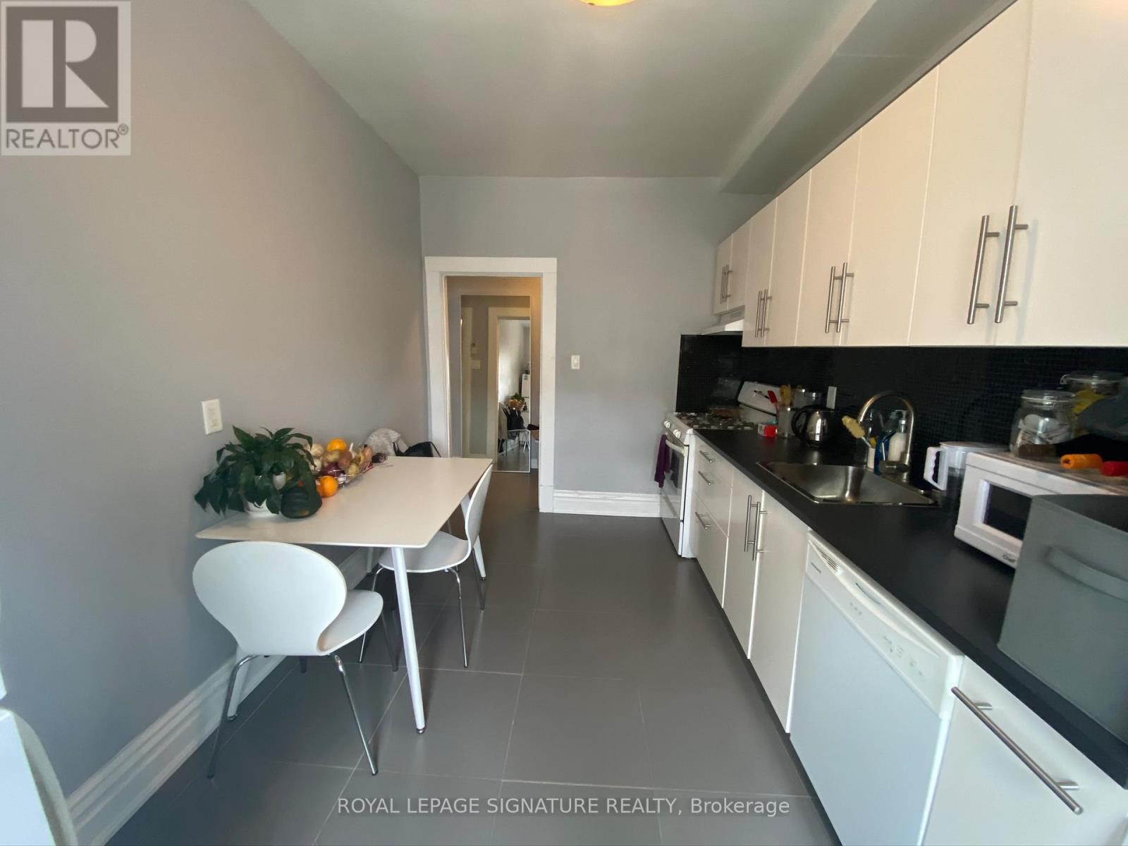 3 - 172 Beatrice Street, Toronto, Ontario  M6G 1C1 - Photo 6 - C13166692