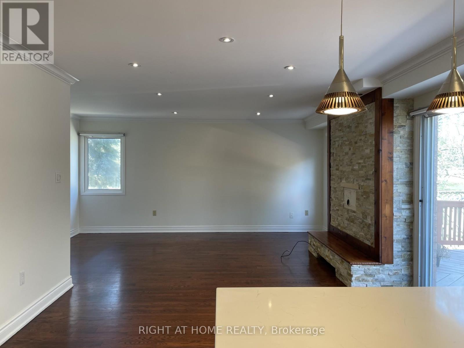 4497 Tavistock Court, Mississauga, Ontario L5M 4G7 - Photo 5 - W13166456
