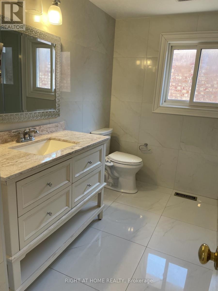 4497 Tavistock Court, Mississauga, Ontario L5M 4G7 - Photo 19 - W13166456