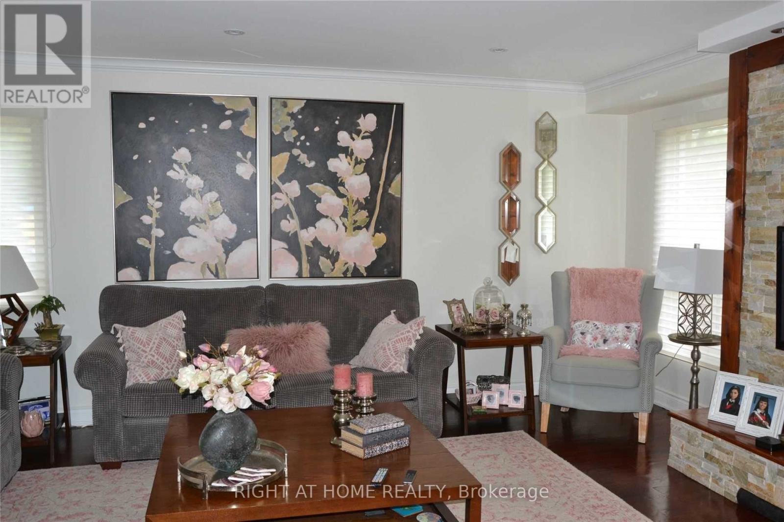 4497 Tavistock Court, Mississauga, Ontario L5M 4G7 - Photo 6 - W13166456