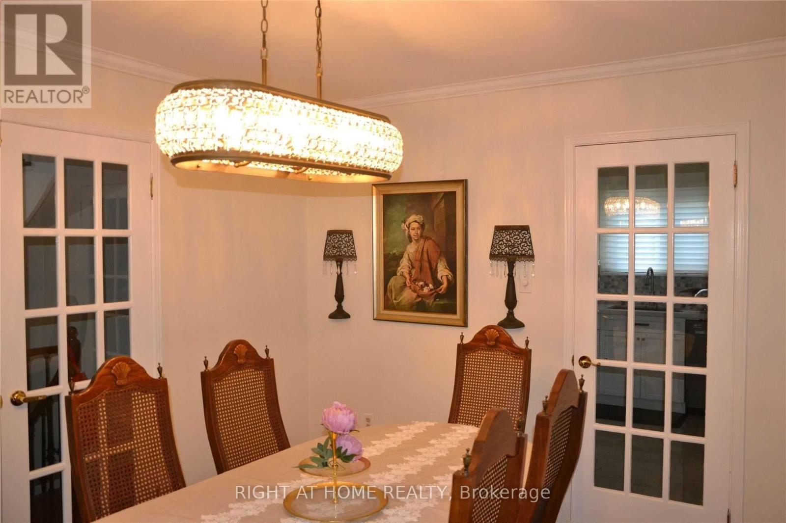 4497 Tavistock Court, Mississauga, Ontario L5M 4G7 - Photo 9 - W13166456
