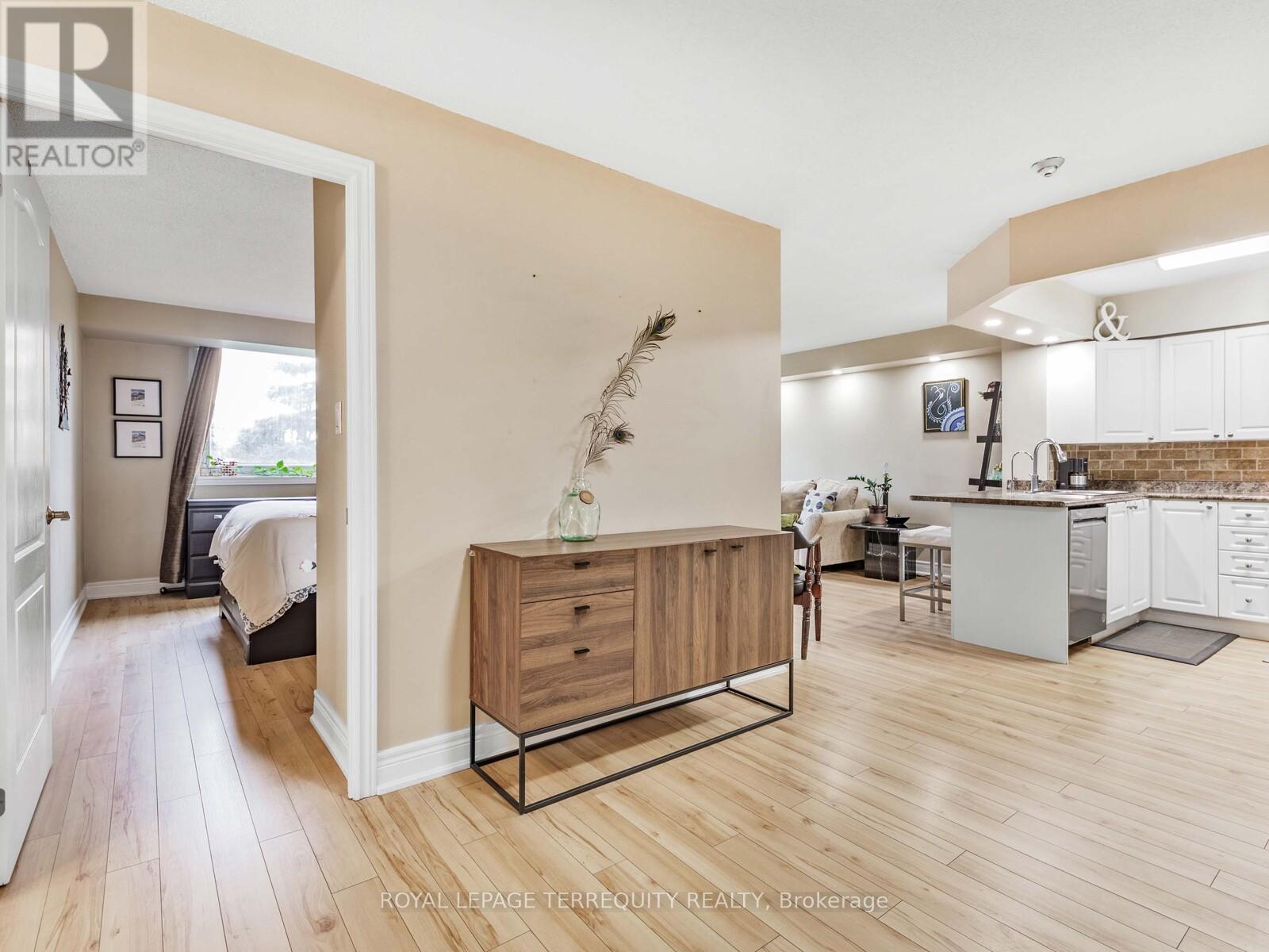 203 - 326 Major Mackenzie Drive E, Richmond Hill, Ontario  L4C 8T4 - Photo 4 - N13166682