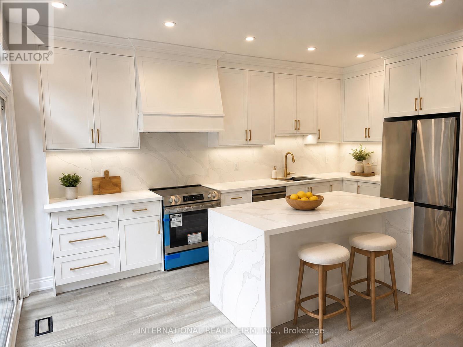 32 BEL CANTO CRESCENT