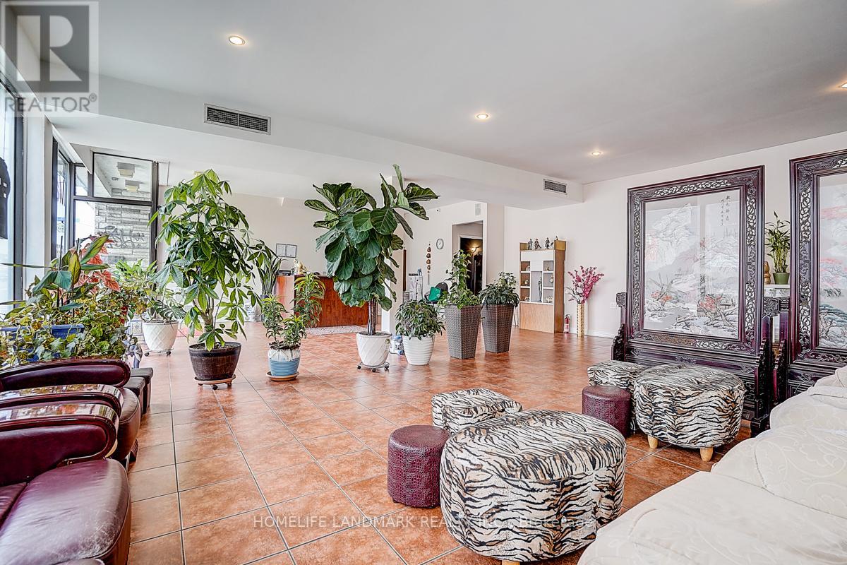 2819 Lake Ashore Boulevard W, Toronto, Ontario  M8V 1H6 - Photo 10 - W13166670