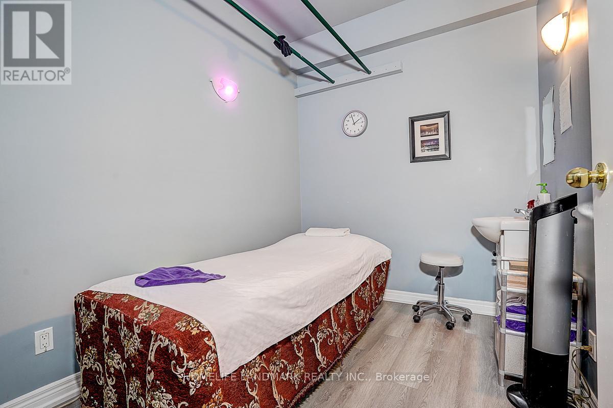 2819 Lake Ashore Boulevard W, Toronto, Ontario  M8V 1H6 - Photo 12 - W13166670
