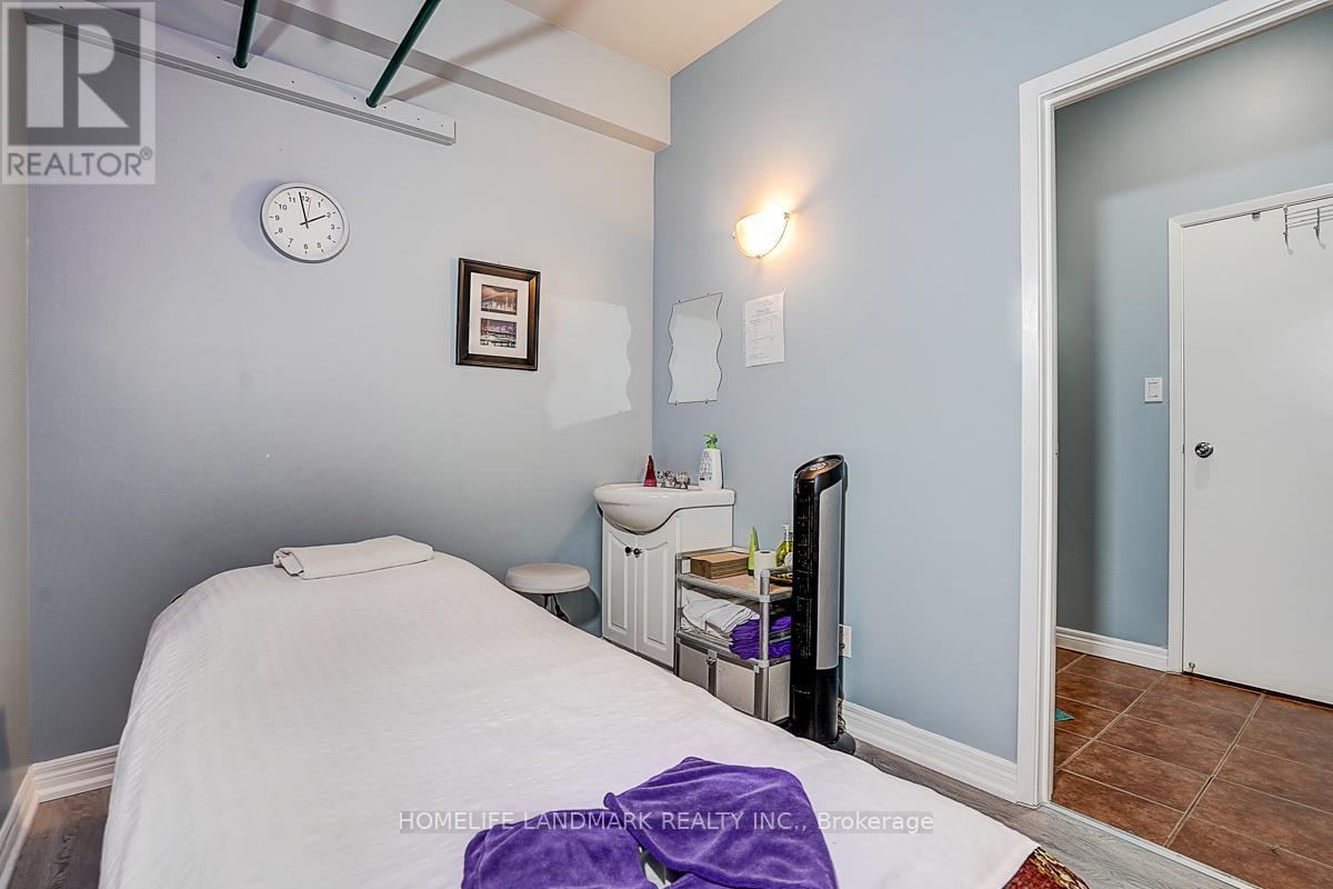 2819 Lake Ashore Boulevard W, Toronto, Ontario  M8V 1H6 - Photo 13 - W13166670