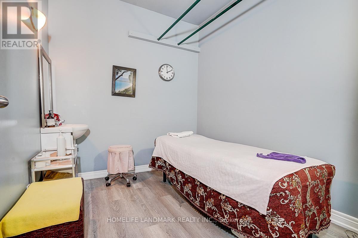 2819 Lake Ashore Boulevard W, Toronto, Ontario  M8V 1H6 - Photo 15 - W13166670