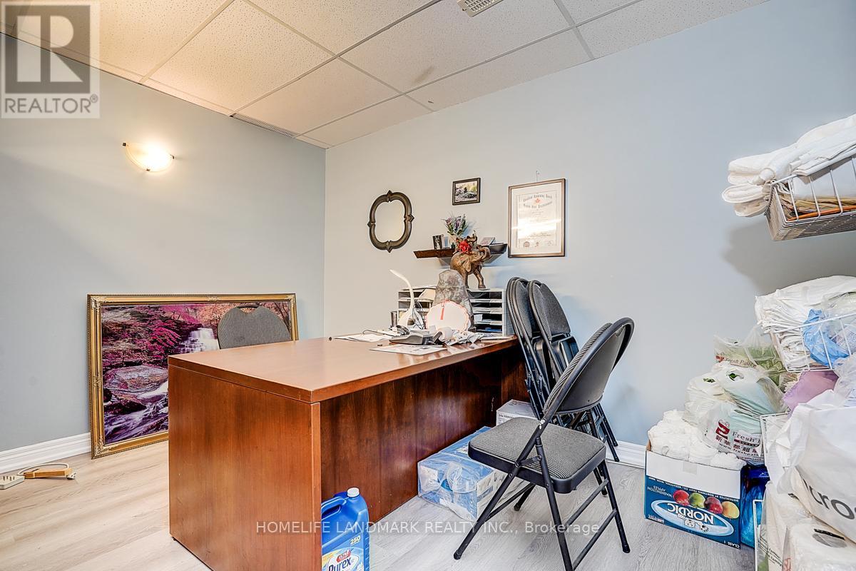 2819 Lake Ashore Boulevard W, Toronto, Ontario  M8V 1H6 - Photo 18 - W13166670