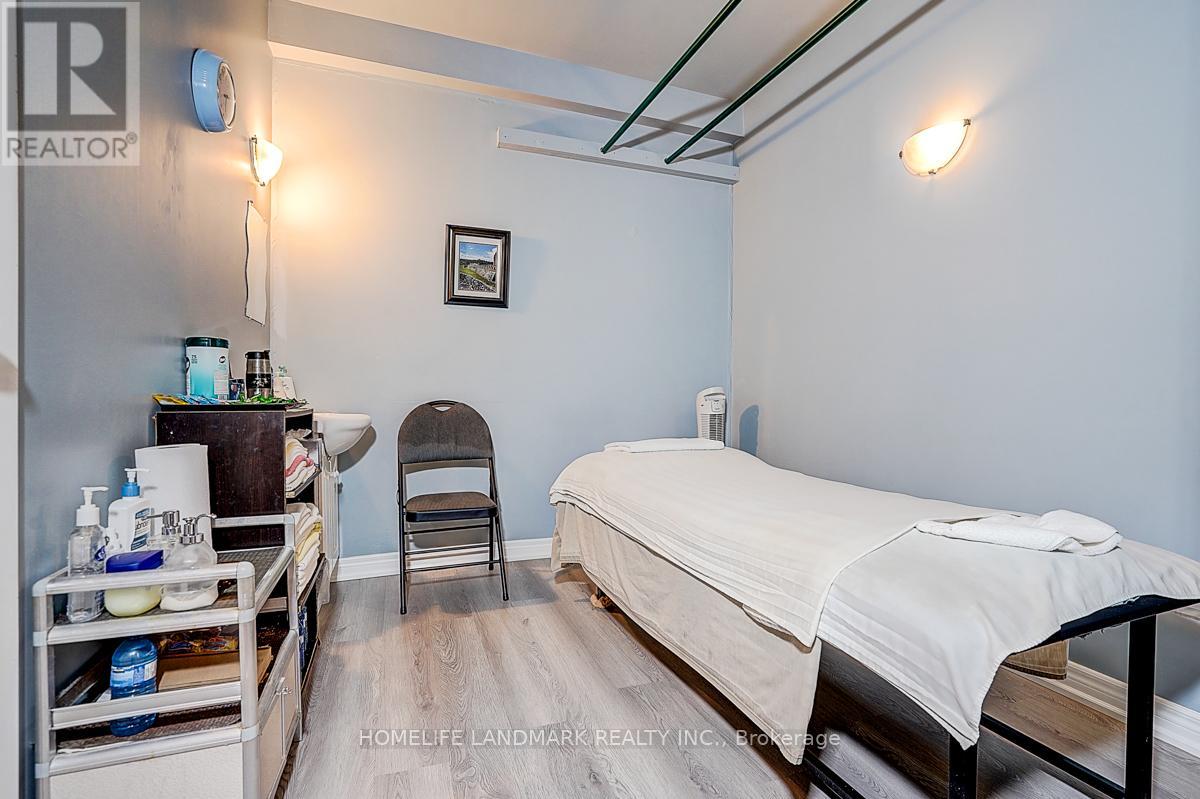 2819 Lake Ashore Boulevard W, Toronto, Ontario  M8V 1H6 - Photo 21 - W13166670