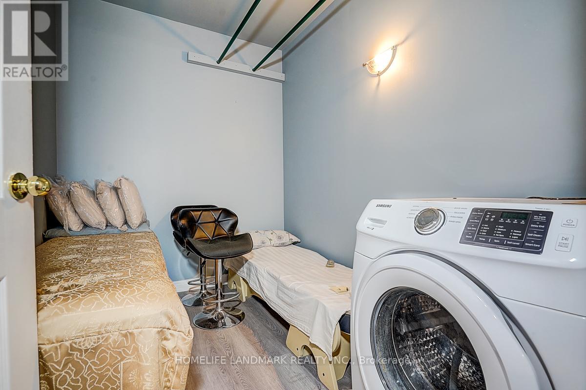 2819 Lake Ashore Boulevard W, Toronto, Ontario  M8V 1H6 - Photo 25 - W13166670