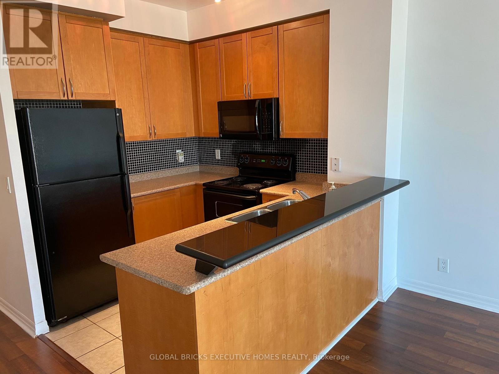 2108 - 220 Burnhamthorpe Road W, Mississauga, Ontario  L5B 4N4 - Photo 32 - W13166674