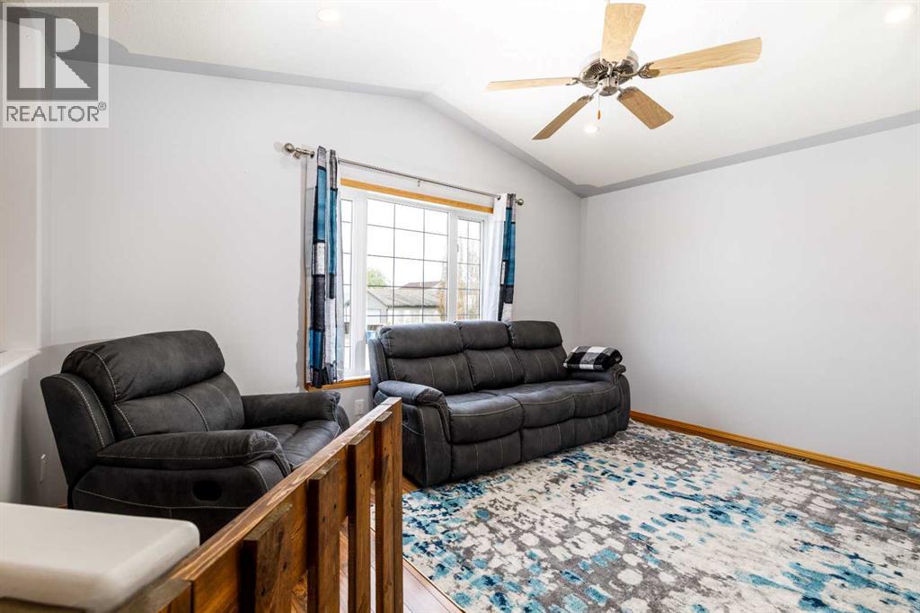 4458 54a Avenue, Innisfail, Alberta  T4G 1Y3 - Photo 6 - A2314178