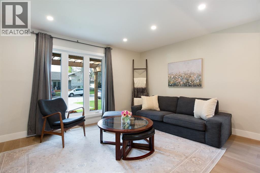 167 Sunvale Crescent SE, Calgary, Alberta  T2X 2P8 - Photo 4 - A2312851