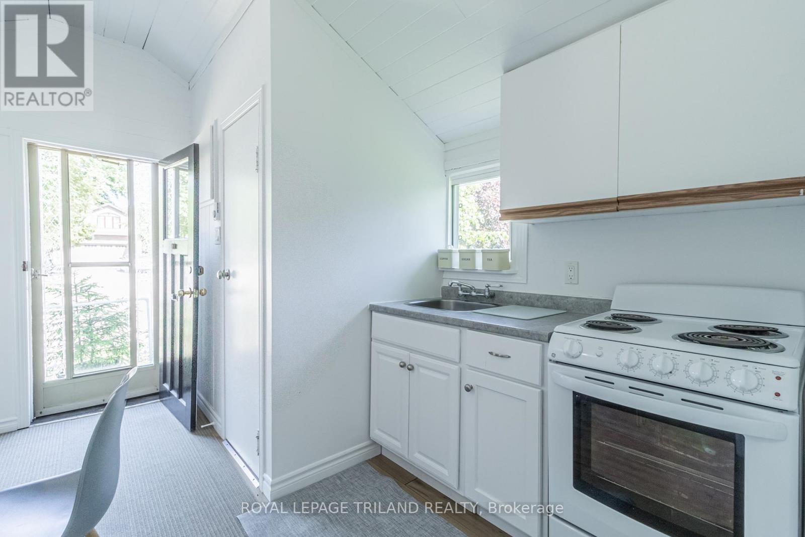 73071 Ducharme Beach Road, Bluewater, Ontario  N0M 2T0 - Photo 13 - X13166754