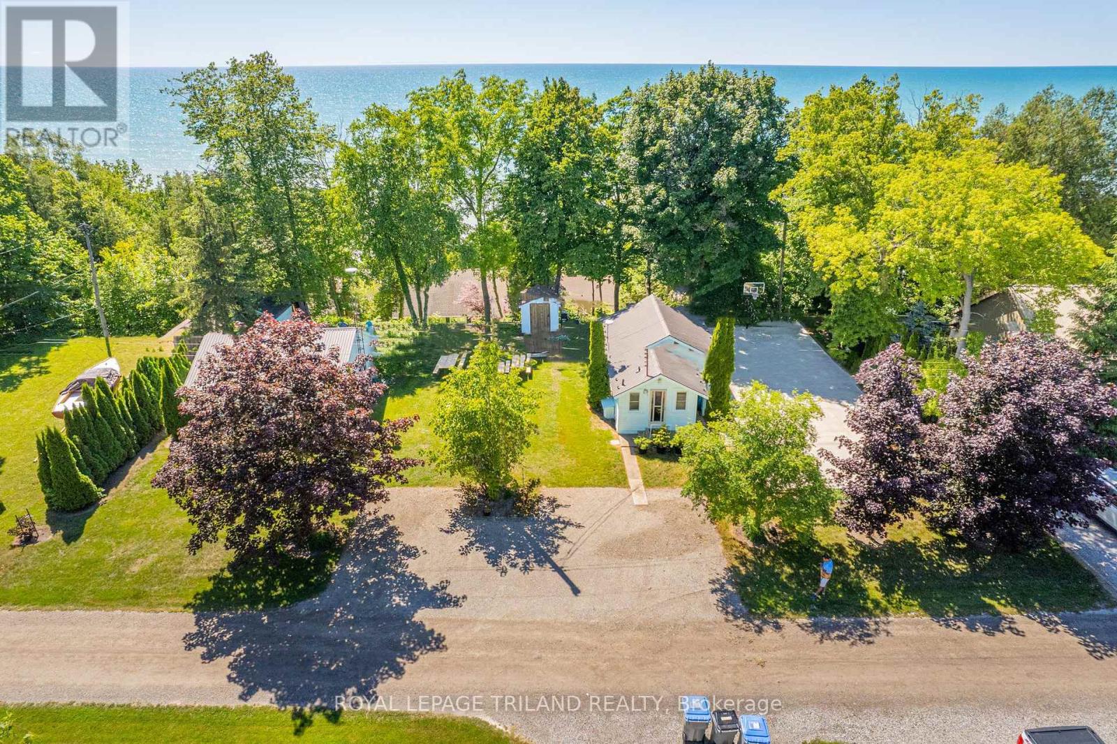 73071 Ducharme Beach Road, Bluewater, Ontario  N0M 2T0 - Photo 5 - X13166754