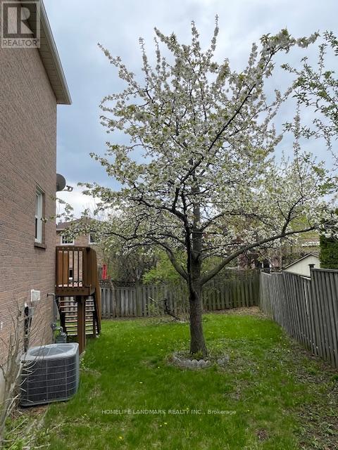 1354 Hazel Mccleary Drive, Oakville, Ontario  L6J 7A8 - Photo 4 - W13081932