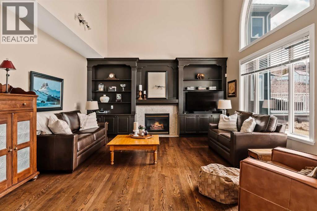 70 Patterson Close Sw, Calgary, Alberta  T3H 3K2 - Photo 8 - A2299899