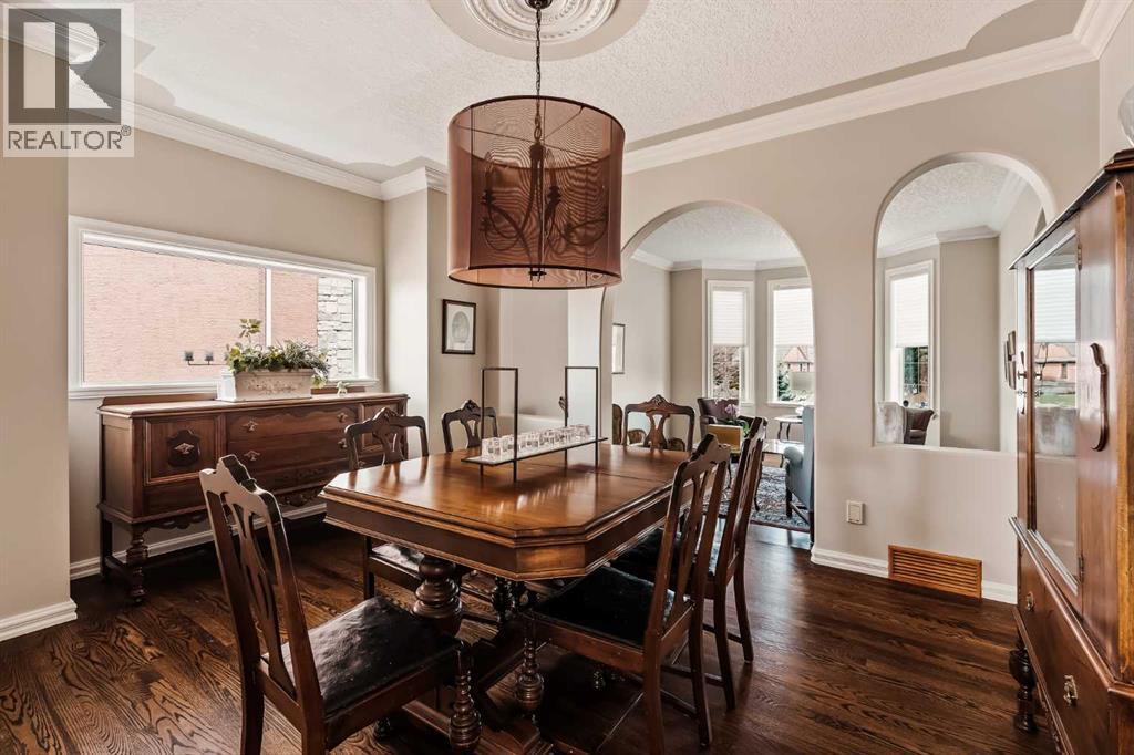 70 Patterson Close Sw, Calgary, Alberta  T3H 3K2 - Photo 19 - A2299899