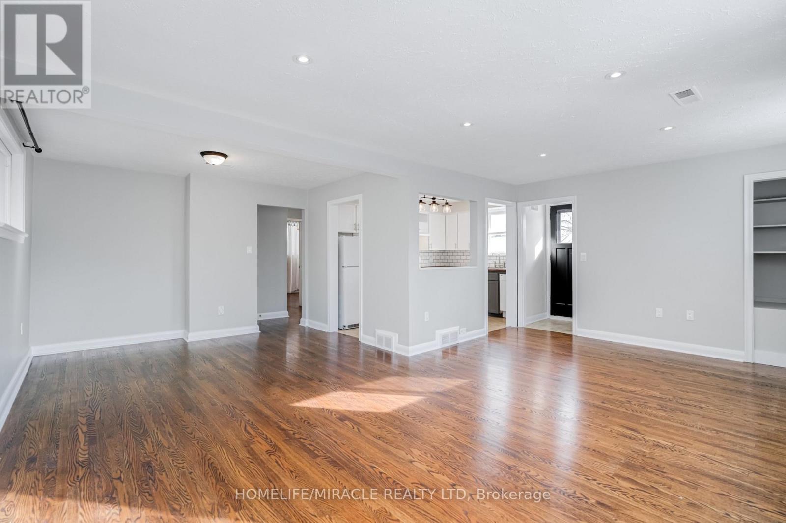 A - 34 Elizabeth Street S, Brampton, Ontario  L6Y 1R1 - Photo 5 - W13166752