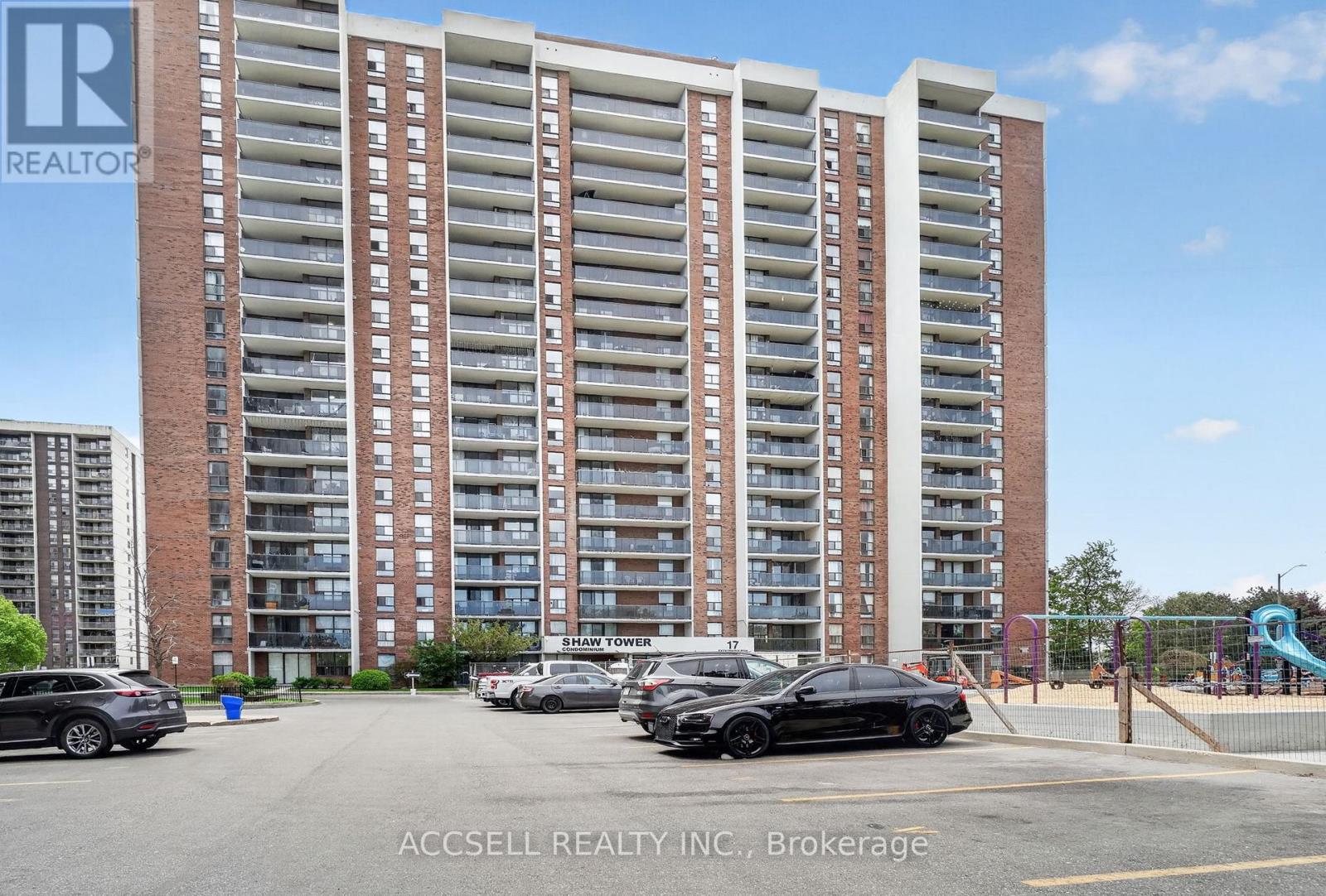 1607 - 17 KNIGHTSBRIDGE ROAD, Brampton, Ontario
