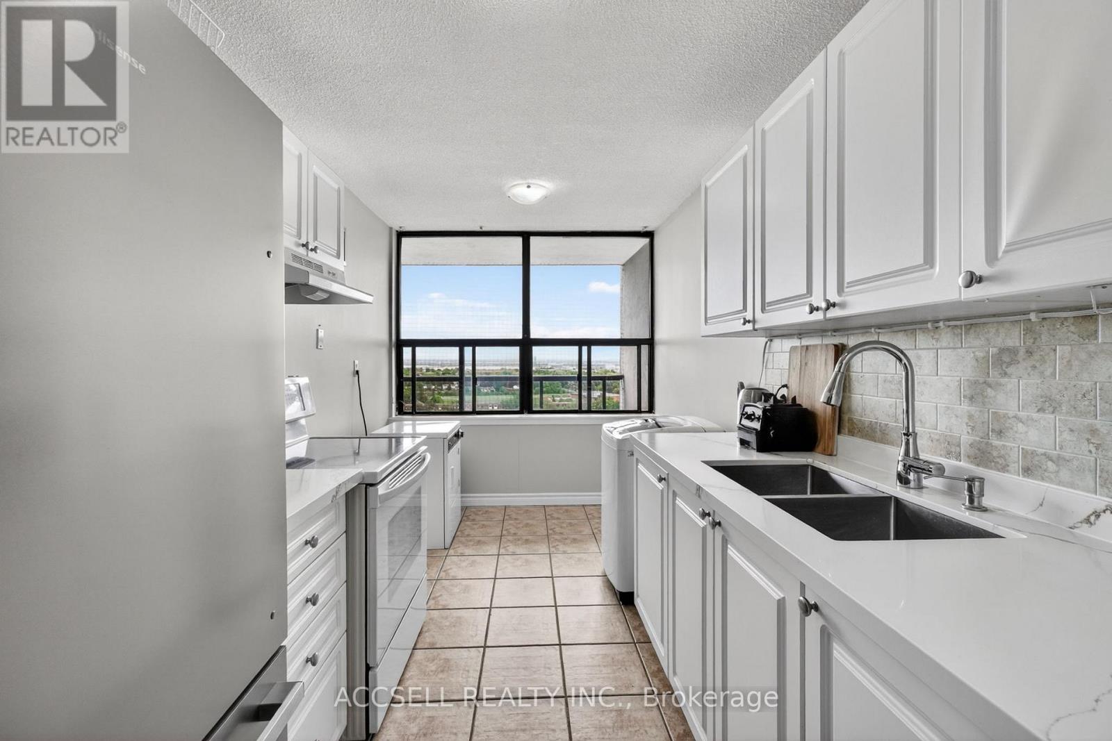 1607 - 17 Knightsbridge Road, Brampton, Ontario L6T 3X9 - Photo 16 - W13166760