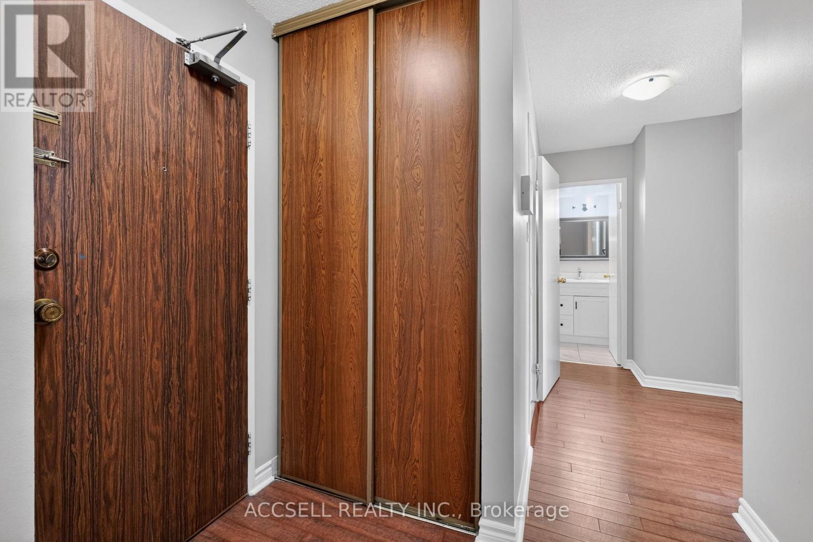 1607 - 17 Knightsbridge Road, Brampton, Ontario L6T 3X9 - Photo 6 - W13166760