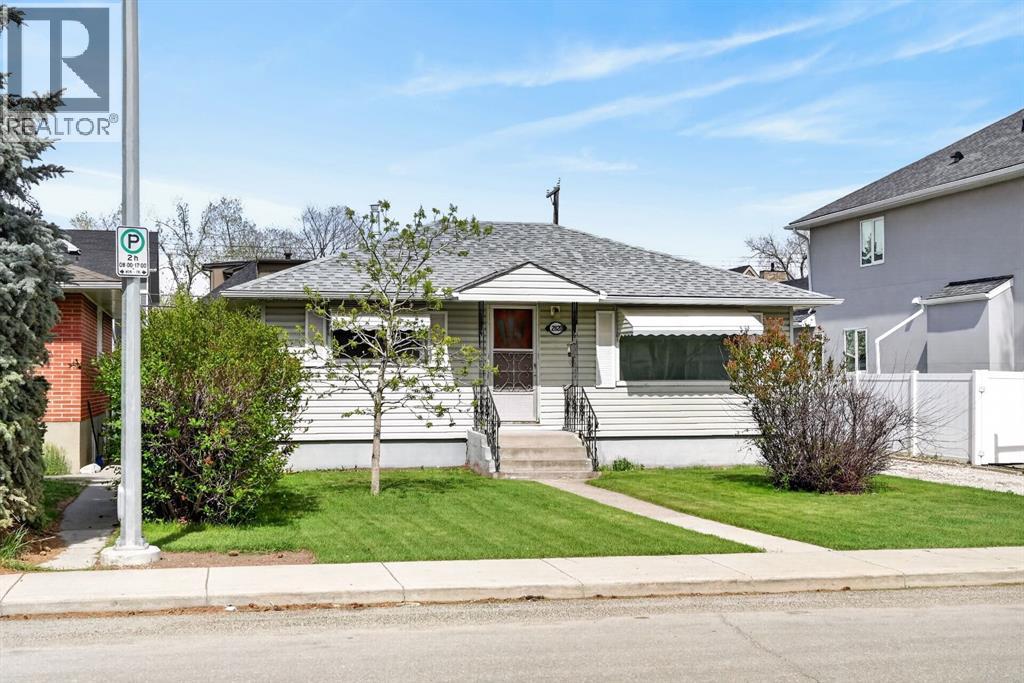 2820 Cochrane Road NW, Calgary, Alberta  T2M 4J2 - Photo 2 - A2312414