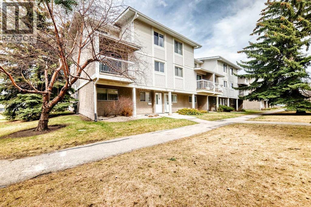 72, 3015 51 Street SW, Calgary, Alberta