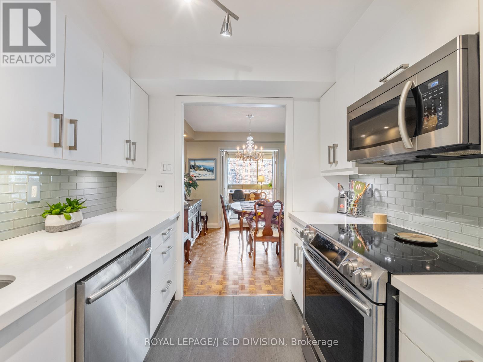 804 - 63 St Clair Avenue W, Toronto, Ontario  M4V 2Y9 - Photo 18 - C13047864