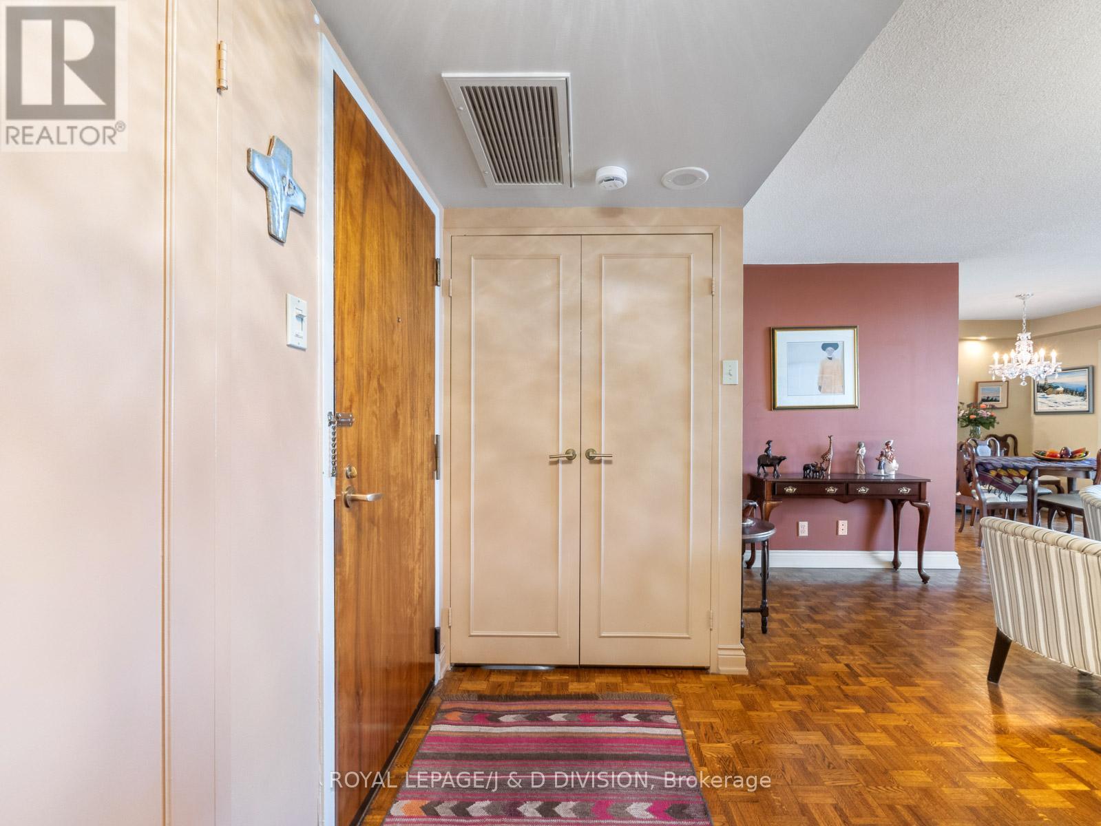 804 - 63 St Clair Avenue W, Toronto, Ontario  M4V 2Y9 - Photo 9 - C13047864