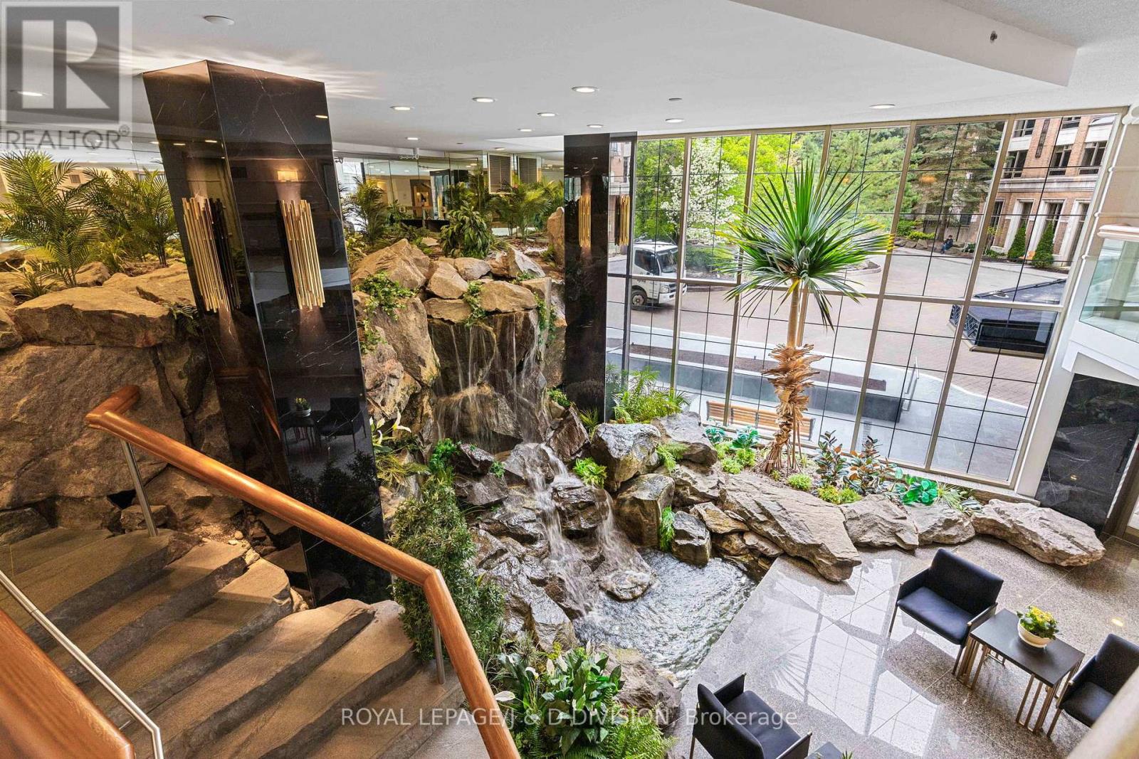 302 - 3800 Yonge Street, Toronto, Ontario  M4N 3P7 - Photo 2 - C13144630