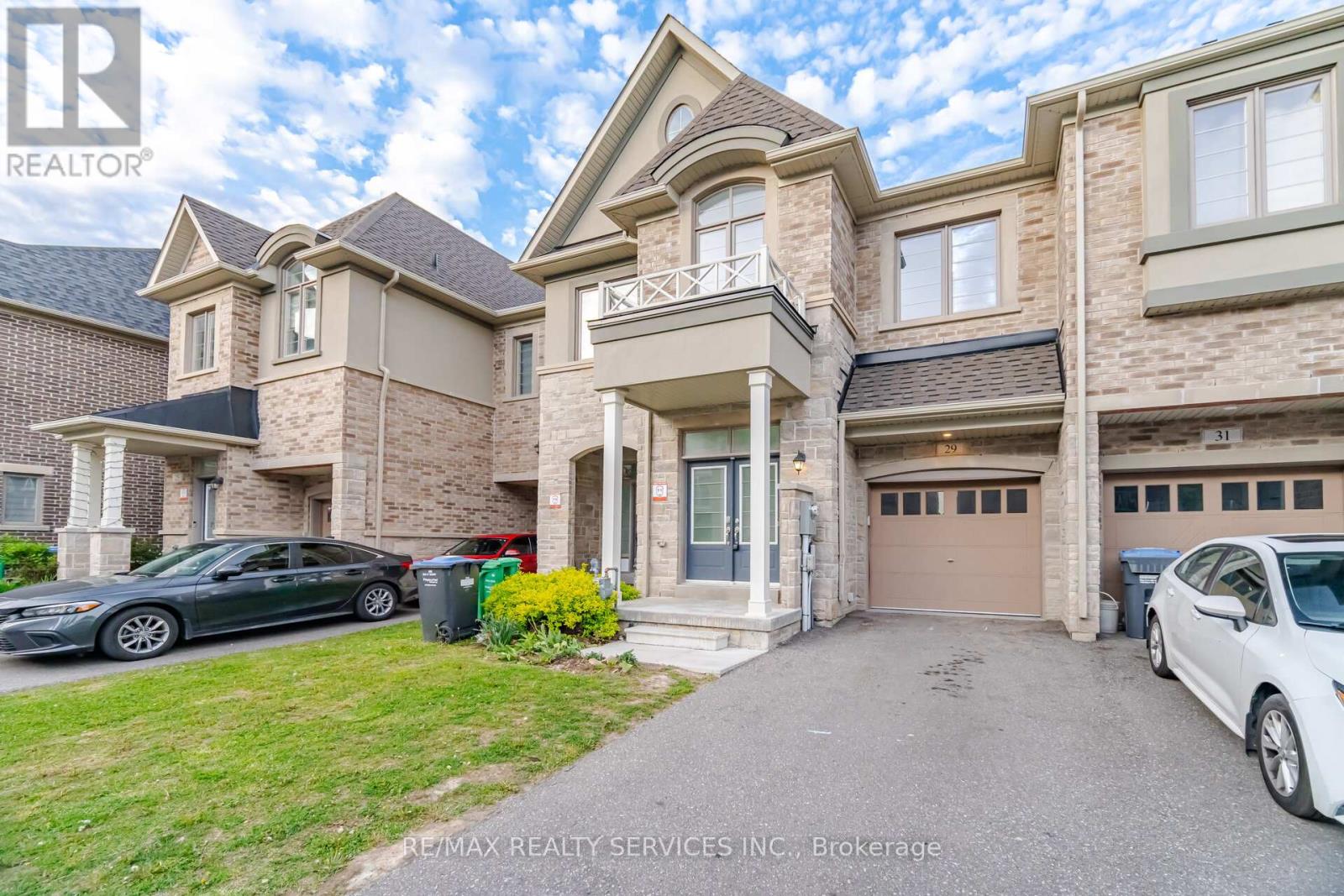 29 Summerbeam Way, Brampton, Ontario  L6Y 0E3 - Photo 2 - W13166782