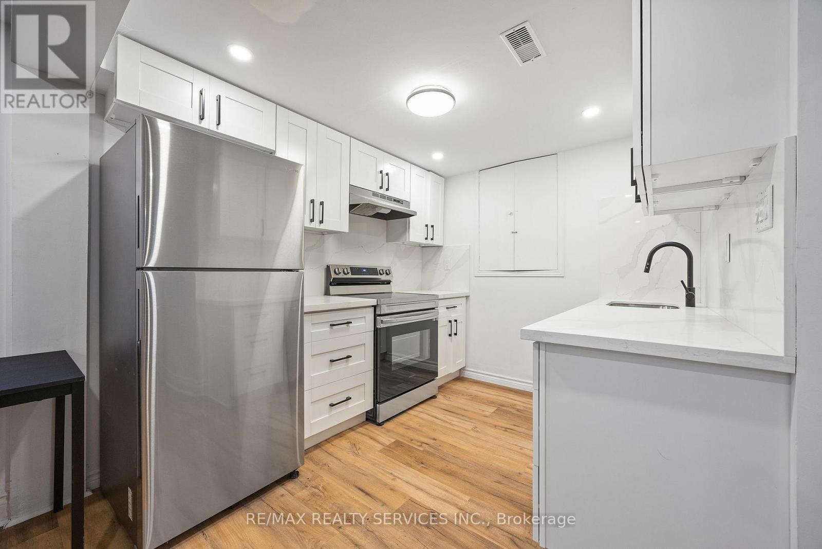 70 Wilton Drive, Brampton, Ontario  L6W 3A1 - Photo 36 - W13166826