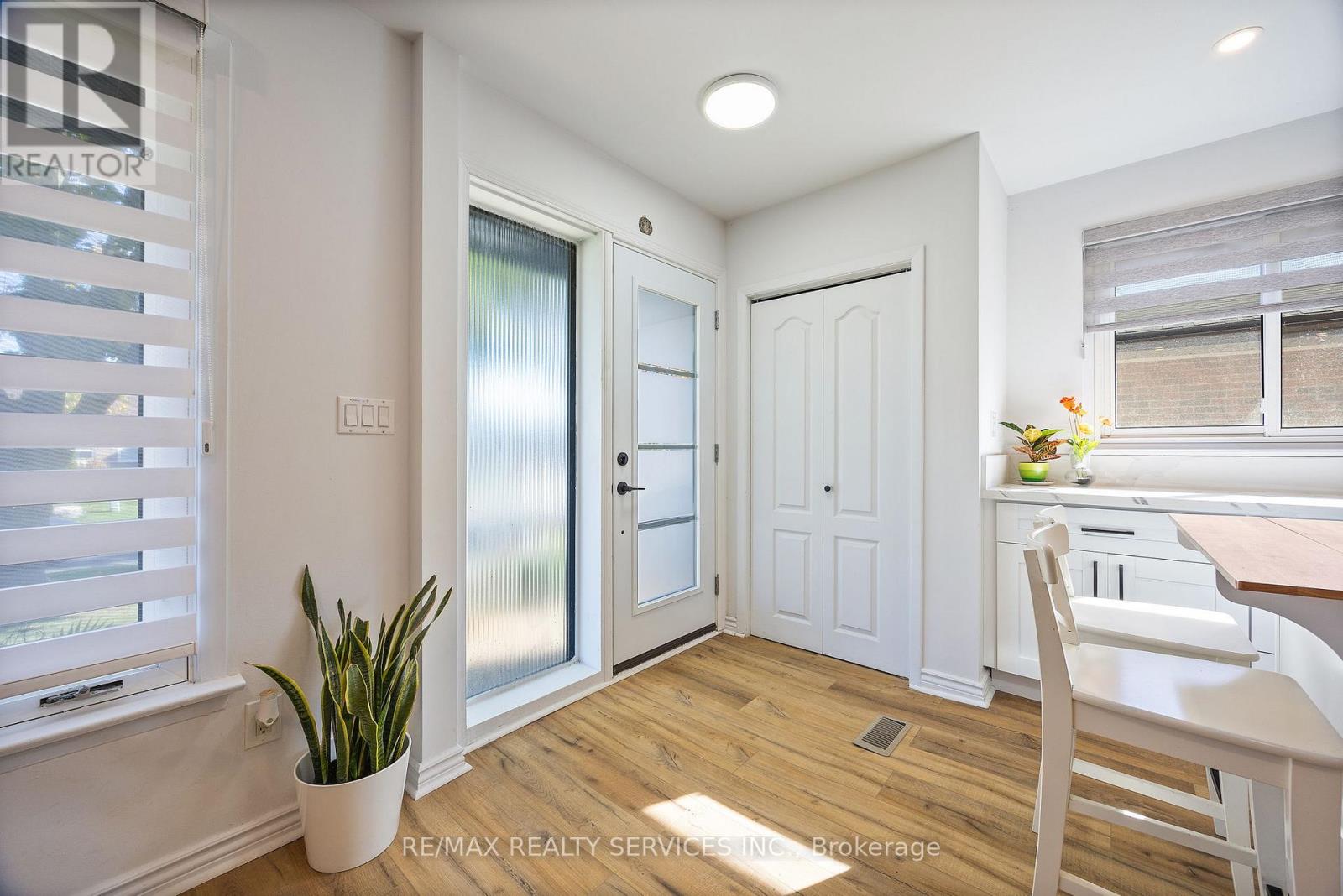 70 Wilton Drive, Brampton, Ontario  L6W 3A1 - Photo 6 - W13166826