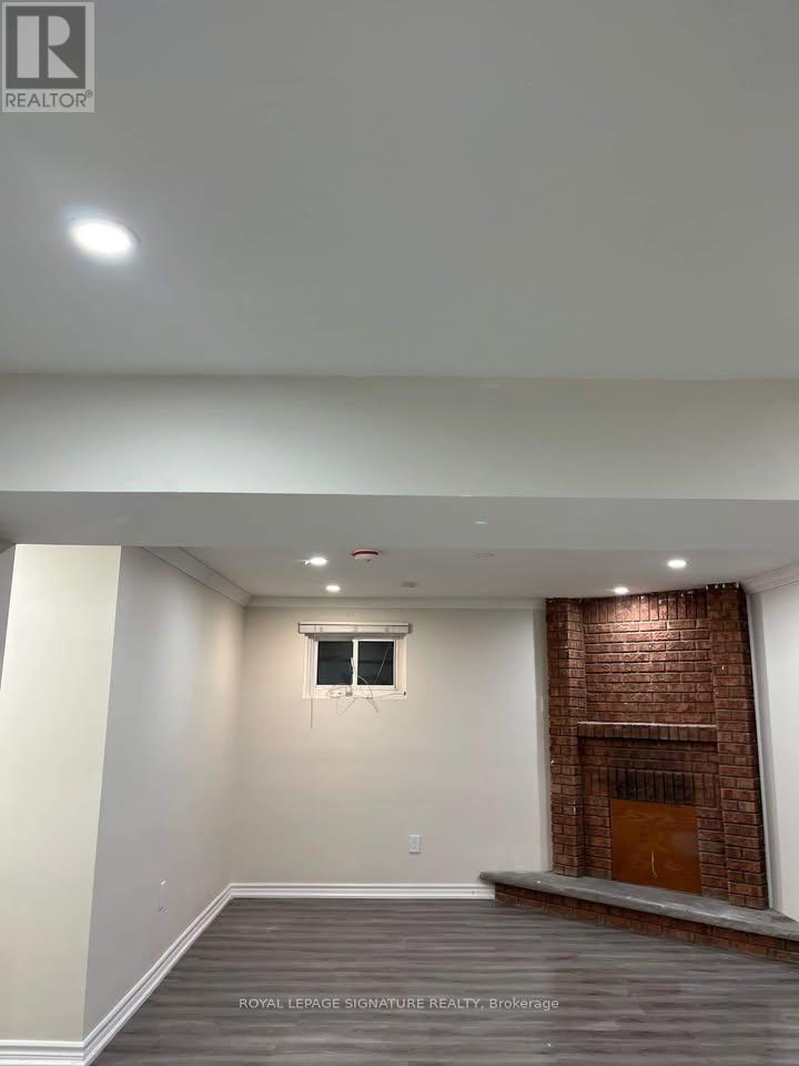 Lower - 1063 Blairholm Avenue, Mississauga, Ontario  L5C 3C9 - Photo 3 - W13166830