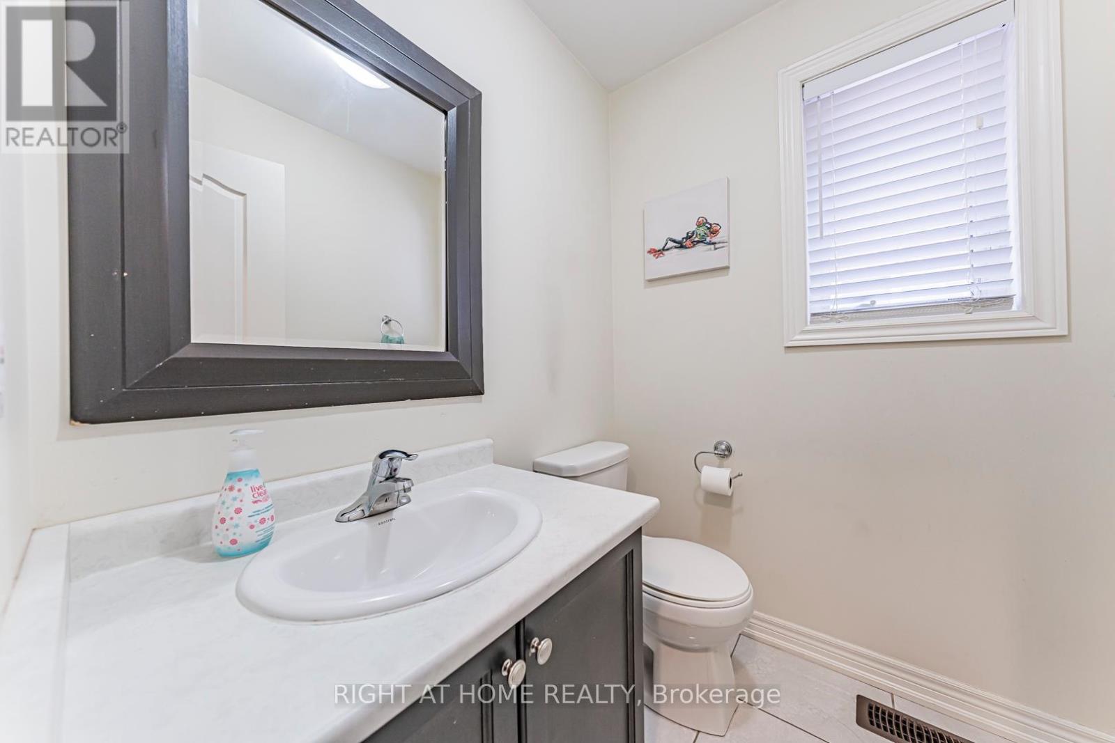 549 Stream Crescent, Oakville, Ontario  L6M 1N7 - Photo 3 - W13166666