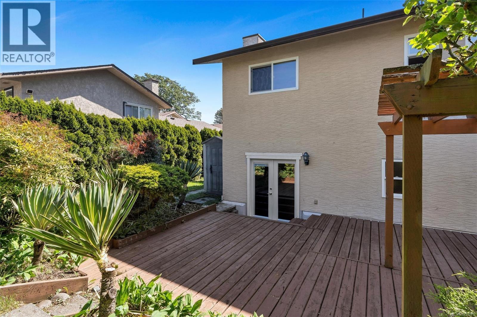 1606 Candela Pl, Saanich, British Columbia  V8N 5P4 - Photo 40 - 1037173