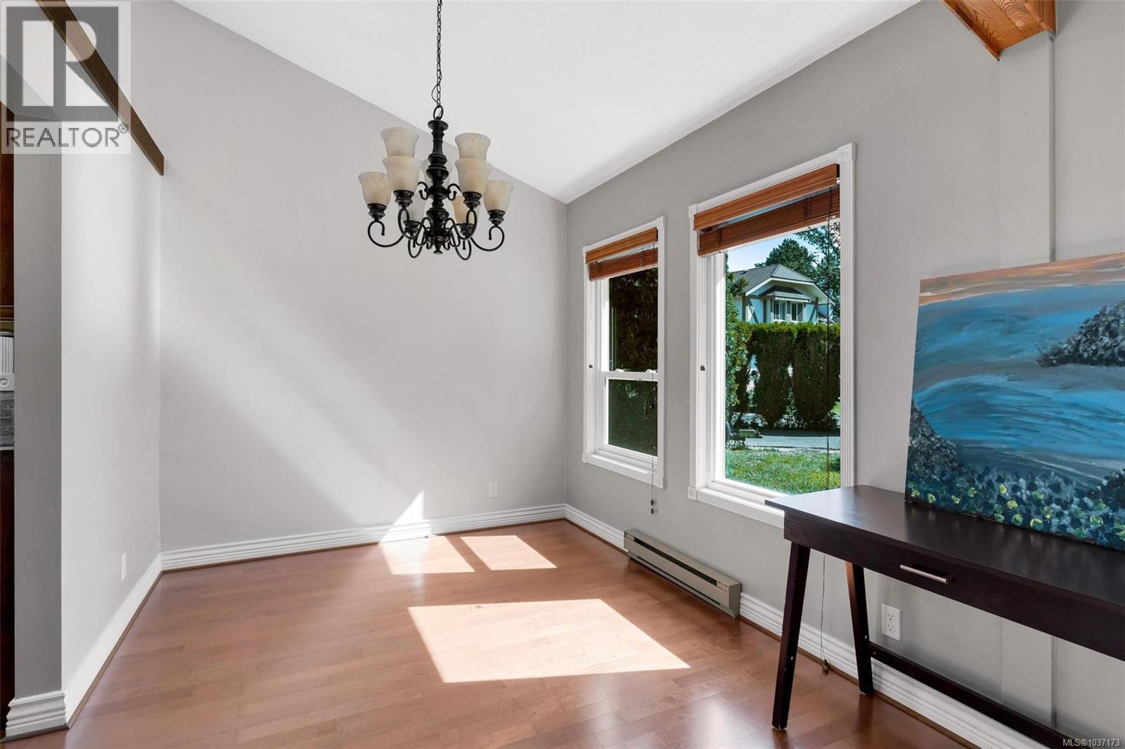 1606 Candela Pl, Saanich, British Columbia  V8N 5P4 - Photo 9 - 1037173