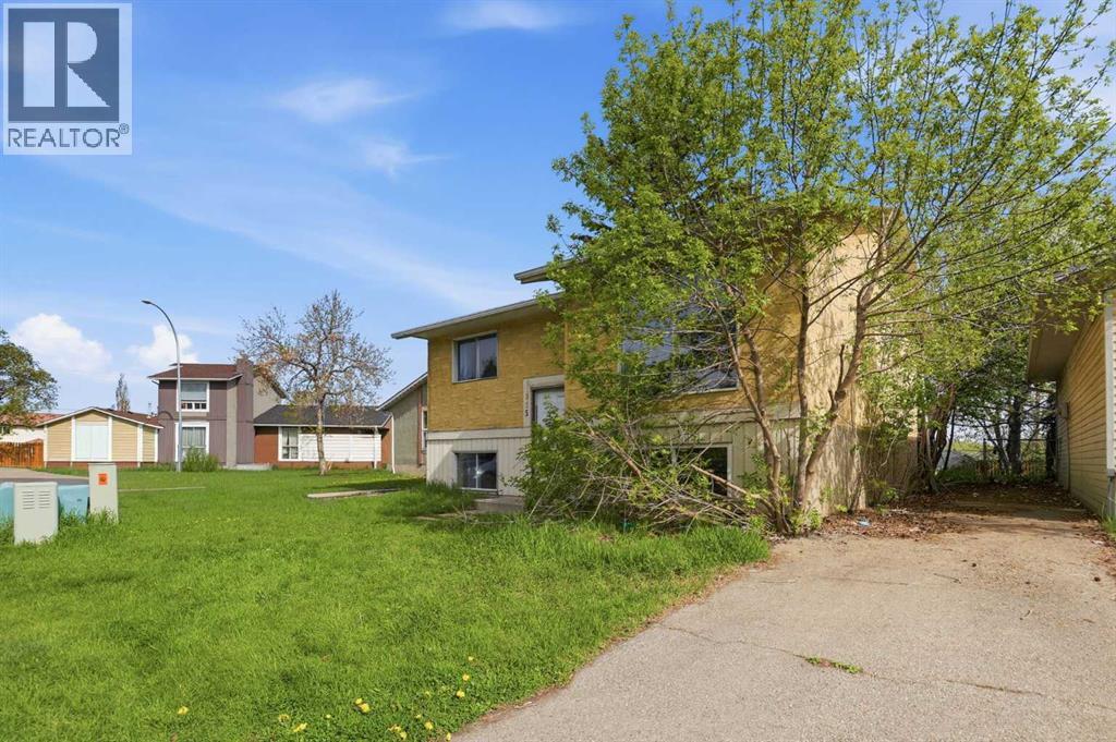 855 Whitehill Way NE, Calgary, Alberta  T1Y 3G1 - Photo 4 - A2314111