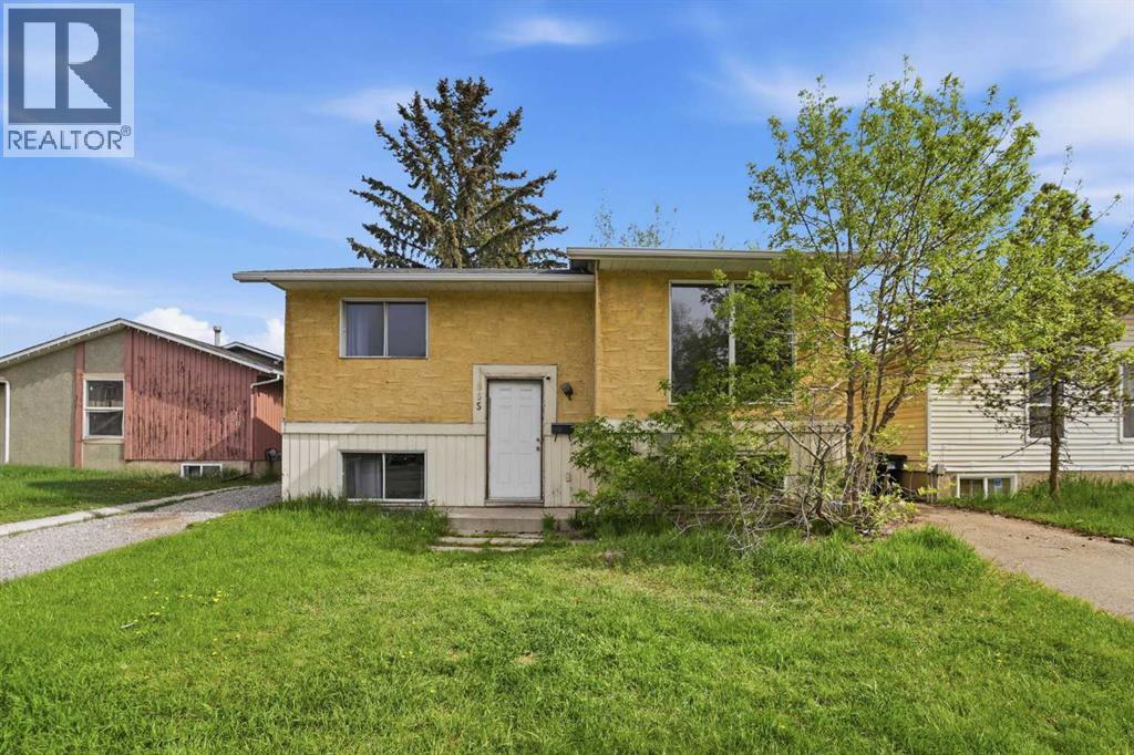 855 Whitehill Way NE, Calgary, Alberta  T1Y 3G1 - Photo 3 - A2314111