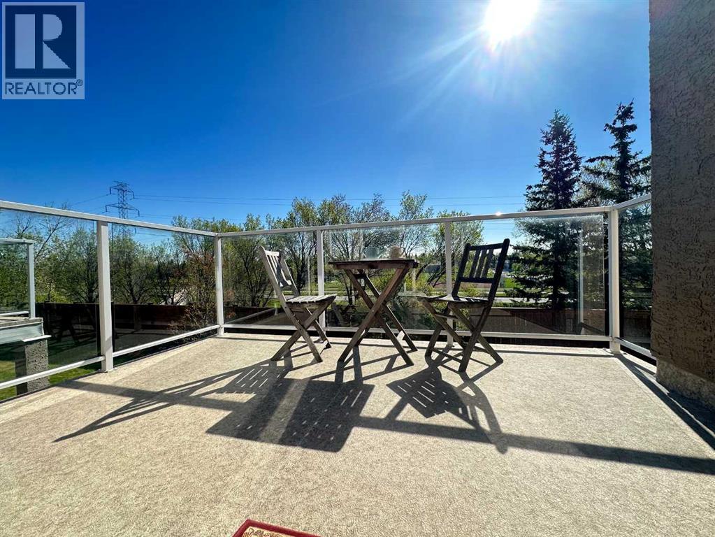 12 Signal Hill Lane SW, Calgary, Alberta  T3H 3N8 - Photo 5 - A2299943