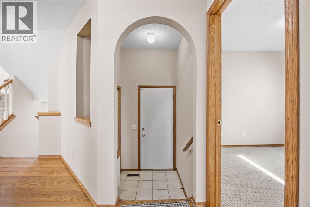 119 Valley Glen Bay Nw, Calgary, Alberta  T3B 5P9 - Photo 17 - A2303270