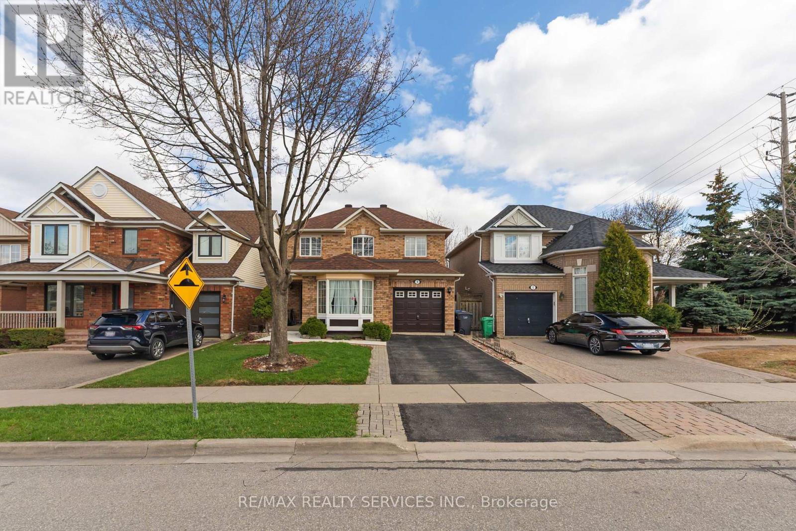 3 SPRINGHURST AVENUE, Brampton, Ontario