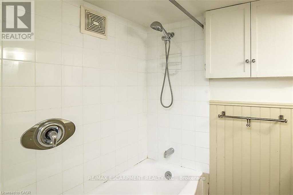 9 Gary Avenue, Hamilton, Ontario  L8S 1Y2 - Photo 6 - X13166836